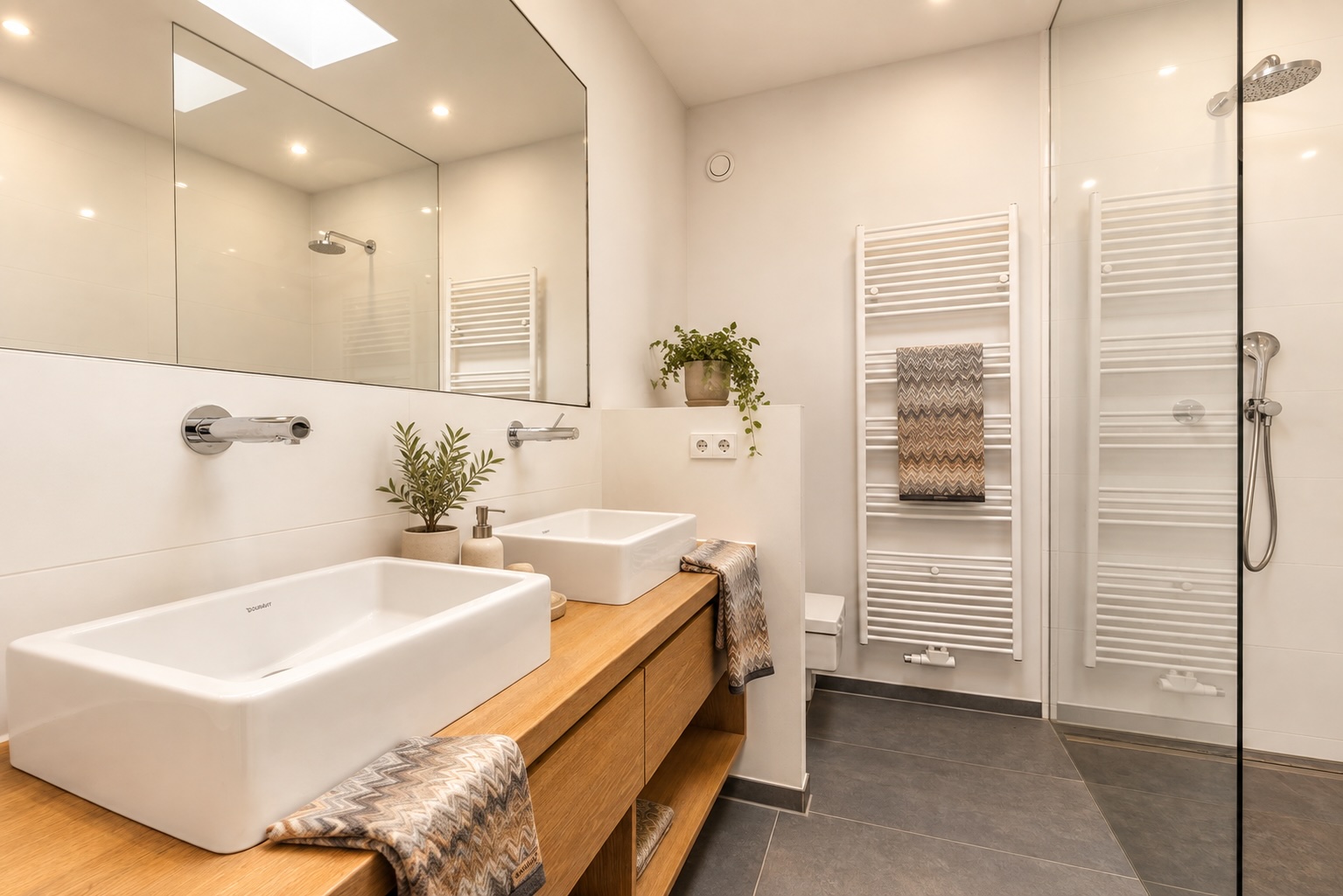 modernes Badezimmer